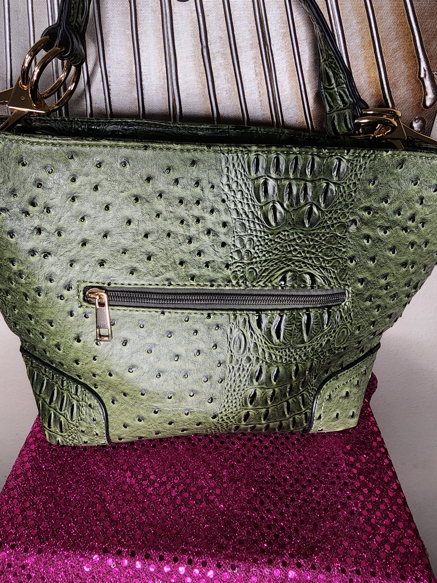 Green Faux Crocodile Handbag w/Gold Hardware