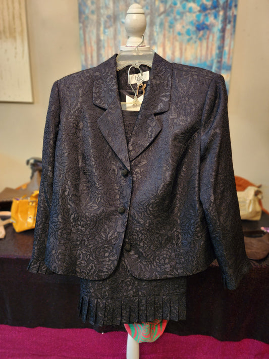 LeSuit Woman Black Jacquard Suit (Skirt)