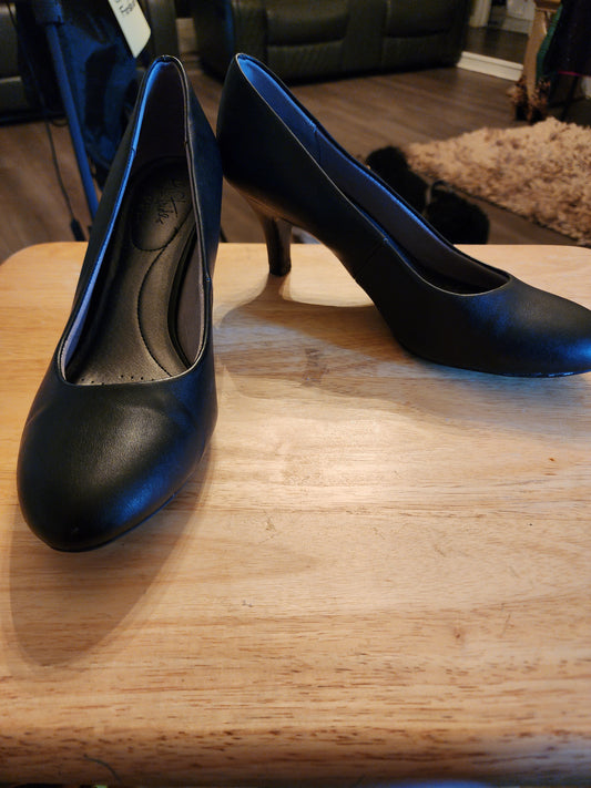 Life Stride Soft System Black Pumps