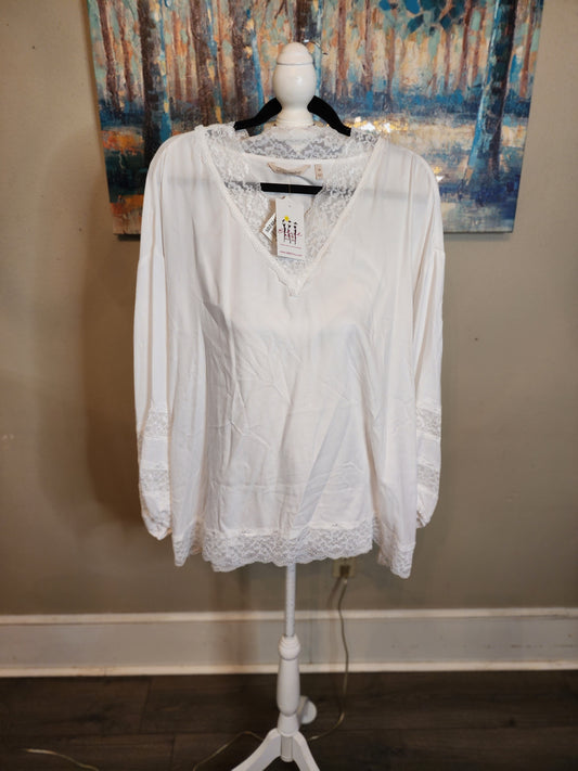 Claudia White Lace Top