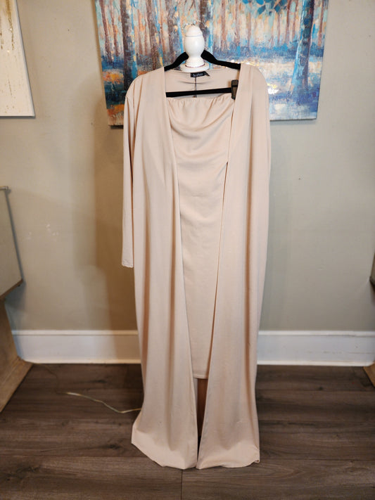 Boohoo Bandeau Dress with Duster in the Color Sand