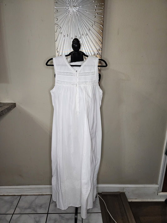 Eileen West White Maxi dress/Night Gown